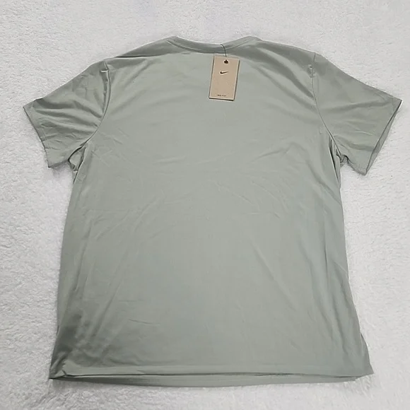 Nike Dri-Fit Training Short Sleeve Tee New With Tags - Picture 6 of 9